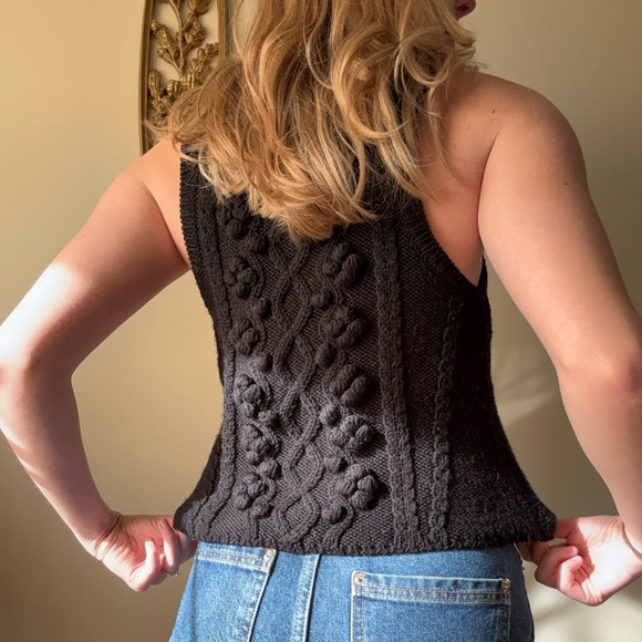 Black Knit Sleeveless Top - Picture 4 of 8